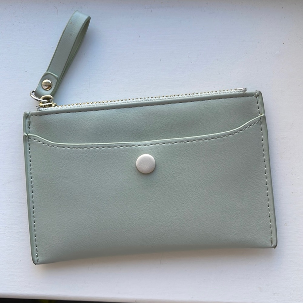 Grey/green zip wallet